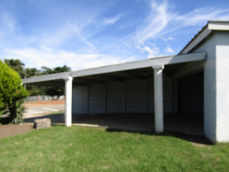 6 Bedroom Property for Sale in Humansdorp Eastern Cape